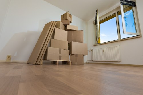 Local Sutton moving van service for nearby area relocations